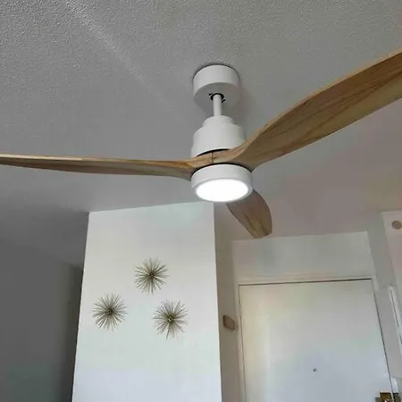 Mon A La Plage, Piscine, Wifi, Tv Apartamento